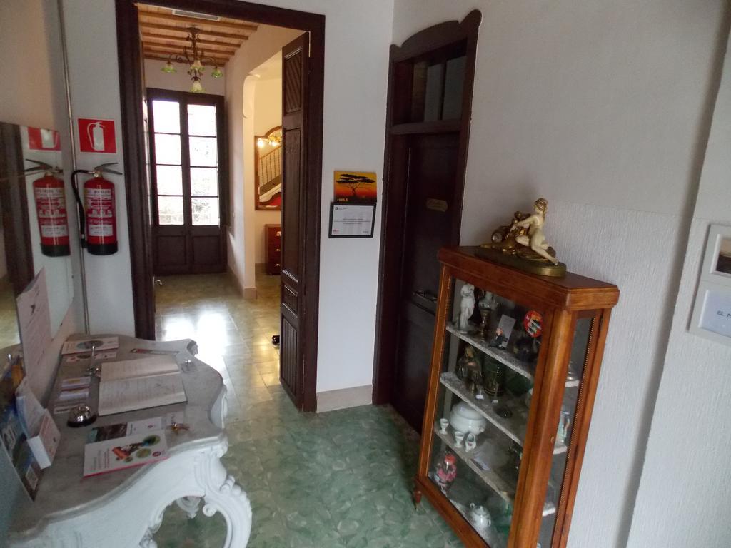 Hostal Cal Pla 산트 요렌스 사발 외부 사진